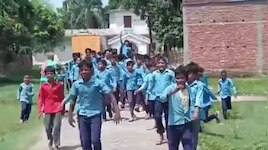 मिड डे मील को लेकर छात्रों का हंगामा, अंडा-केला नहीं मिलने पर पहुंचे BRC ऑफिस