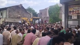  इंदौर में मकान तोड़ते वक्त बड़ा हादसा, मलबे में दबने से 4 की मौत