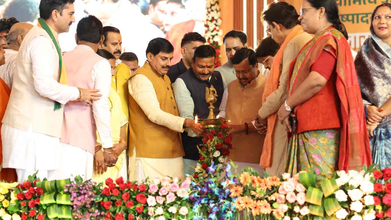 ग्रामीणों को फ्री रजिस्ट्री देने वाला पहला राज्य बना एमपी, इंदौर से स्वामित्व योजना की शुरुआत, जानिए किसे मिलेगा लाभ