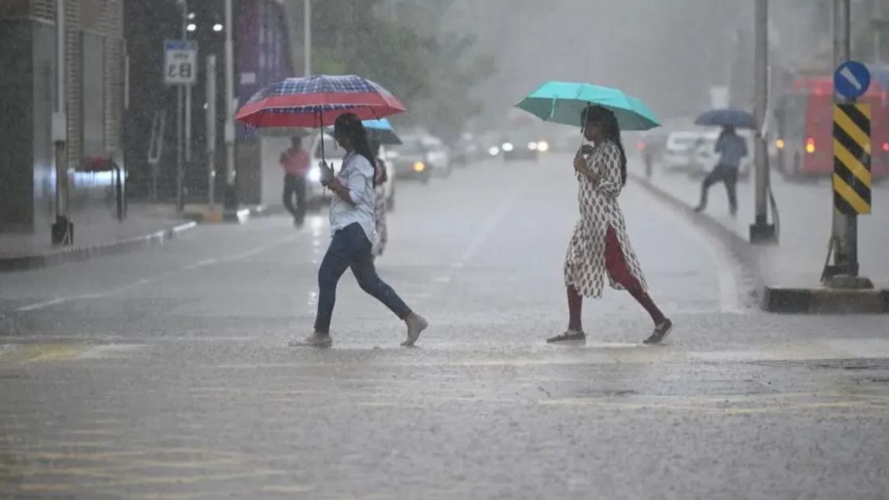 IMD: 24 राज्यों में अगले 12 घंटे में भारी बारिश का अलर्ट