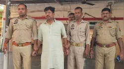 महिला बैंककर्मी को IAS बनाने वाला गिरफ्तार, अलीगढ़ में रिश्तेदार के ​यहां छिपा था 