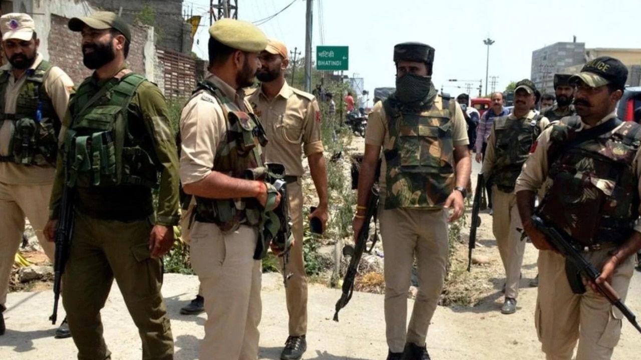 आतंकियों तक पहुंच रहा था जनता का पैसा! कश्मीर में टेरर फंडिंग मॉड्यूल का खुलासा, 10 गिरफ्तार