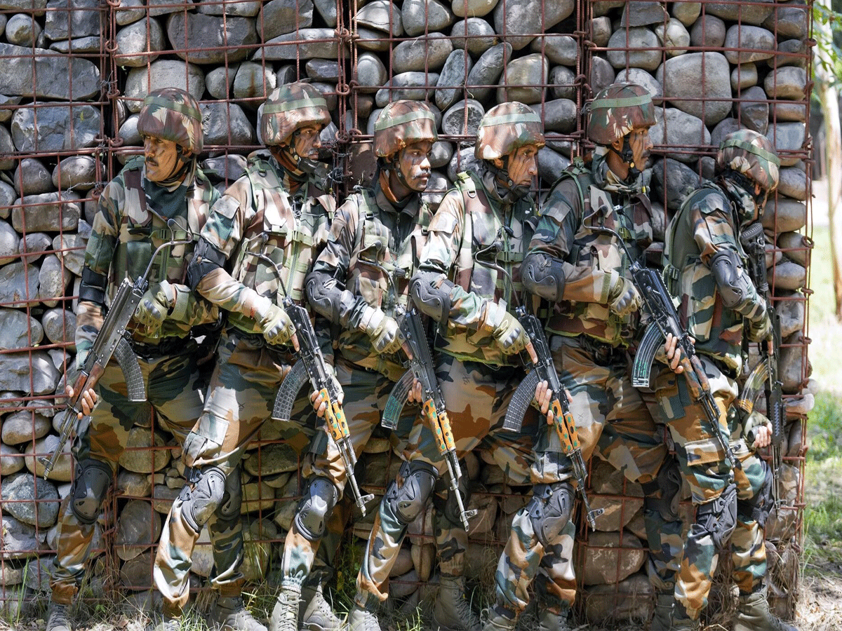 जम्मू- कश्मीर में सेना को मिली बड़ी सफलता, 7 पाकिस्तानी आतंकियों को किया ढेर जम्मू- कश्मीर में सेना को मिली बड़ी सफलता, 7 पाकिस्तानी आतंकियों को किया ढेर