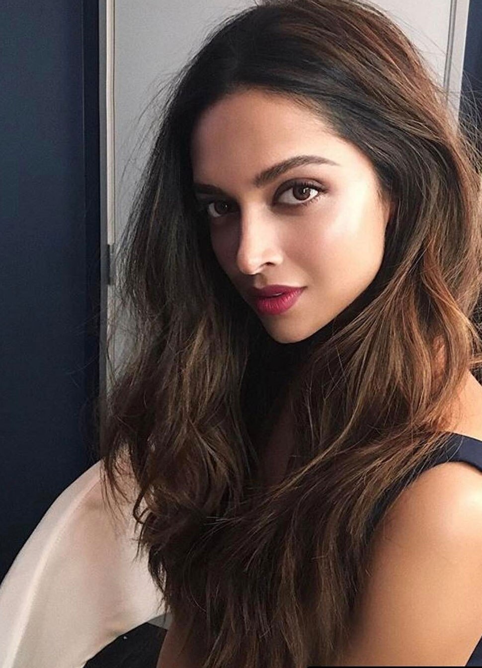 Include these 10 makeup products in your make up kit Include these 10 makeup products in your make up kit