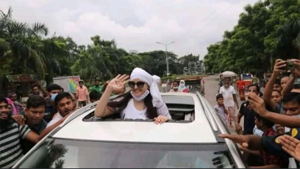 बांग्लादेशी अभिनेत्री पोरी मोनी