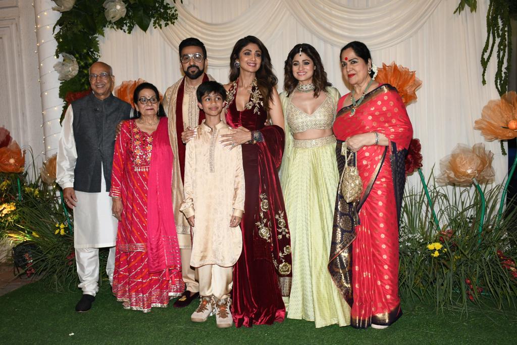 Shilpa Shetty Diwali Party: Shilpa Shetty arrived at the Diwali party as Kaayam in a red velvet dress, husband Raj Kundra was seen in a matching outfit.