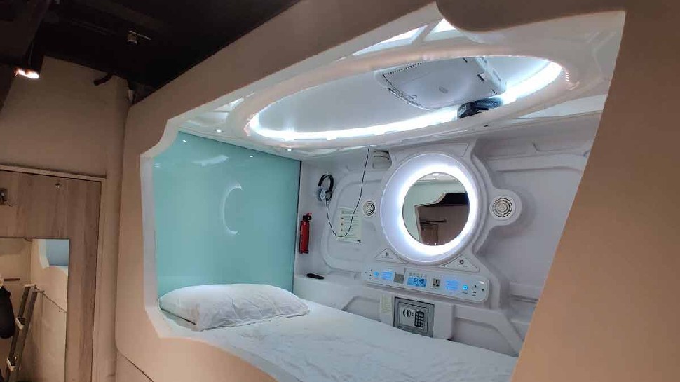 indian railway and airport open sleeping pods hotel for passenger know