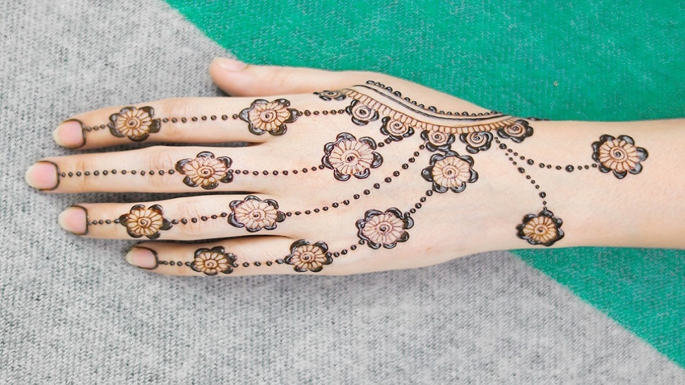 Give, new look, new design, mehndi, Karva Chauth, your hands