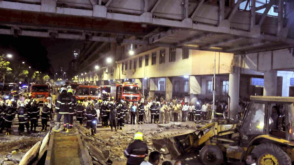 Mumbai Bridge Incident: when the bridge collapsed, it was red signal at the nearby road