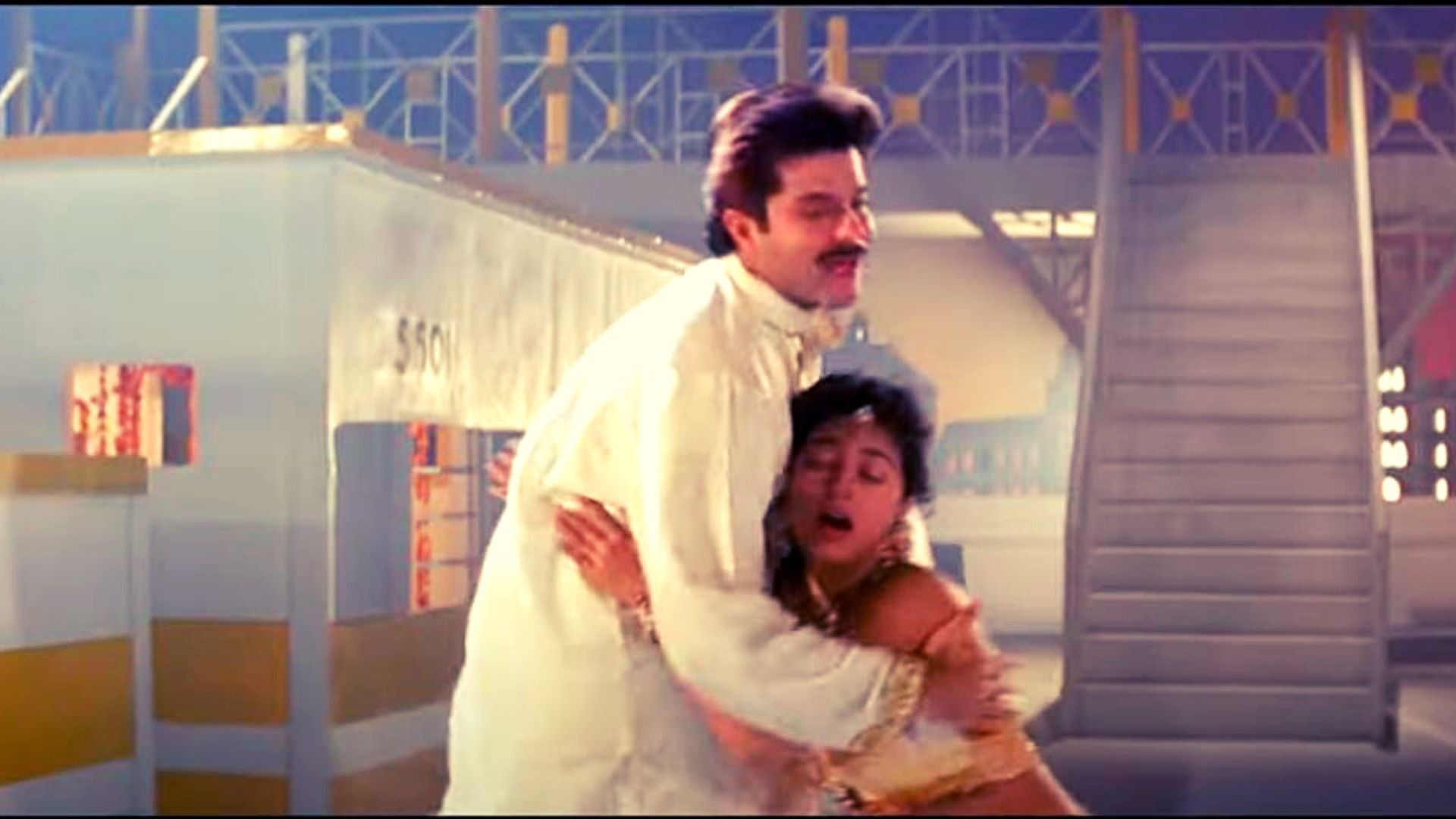 most-double-meaning-pervert-songs-of-bollywood-in-the-90s-decade-don-t