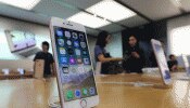 Trade War : चीन की कोर्ट ने iPhone की बिक्री पर लगाई रोक, जानें क्या है मामला Trade War : चीन की कोर्ट ने iPhone की बिक्री पर लगाई रोक, जानें क्या है मामला