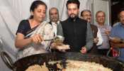 हलवा सेरेमनी के साथ बजट की तैयारी शुरू, वित्त मंत्री ने कर्मचारियों का मुंह मीठा कराया हलवा सेरेमनी के साथ बजट की तैयारी शुरू, वित्त मंत्री ने कर्मचारियों का मुंह मीठा कराया