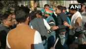 आगरा में प्रदर्शन कर रहे ABVP और NSUI के कार्यकर्ताओं पर पुलिस ने किया लाठीचार्ज आगरा में प्रदर्शन कर रहे ABVP और NSUI के कार्यकर्ताओं पर पुलिस ने किया लाठीचार्ज