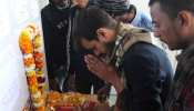 DU के एक कॉलेज में पुलवामा के शहीदों को श्रद्धांजलि देने से रोका गया, अधिकारियों ने दिए अजब-गजब तर्क DU के एक कॉलेज में पुलवामा के शहीदों को श्रद्धांजलि देने से रोका गया, अधिकारियों ने दिए अजब-गजब तर्क