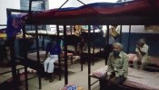 महाराष्ट्र: लॉकडाउन के बाद बेघर लोगों का सहारा बने शेल्टर होम, सोशल डिस्टेंस का रखा गया है खास ख्याल महाराष्ट्र: लॉकडाउन के बाद बेघर लोगों का सहारा बने शेल्टर होम, सोशल डिस्टेंस का रखा गया है खास ख्याल