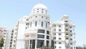 गुजरात: प्रशासन ने इस मंदिर के गेस्ट हाऊस को तब्दील कर बनाया 100 बेड का अस्पताल गुजरात: प्रशासन ने इस मंदिर के गेस्ट हाऊस को तब्दील कर बनाया 100 बेड का अस्पताल