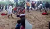 बिहार: आम के बगीचे में घुस गया बच्चा, दबंग ने हाथ-पैर बांध कर बुरी तरह की पिटाई बिहार: आम के बगीचे में घुस गया बच्चा, दबंग ने हाथ-पैर बांध कर बुरी तरह की पिटाई
