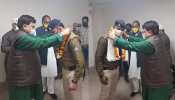 पुलिस ने रोकी मंत्री जी की गाड़ी तो नहीं हुए नाराज, उल्टा किया सम्मान और दिया नकद इनाम पुलिस ने रोकी मंत्री जी की गाड़ी तो नहीं हुए नाराज, उल्टा किया सम्मान और दिया नकद इनाम