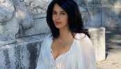 Mallika Sherawat shares bold photos and increase the temprature of internet