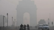 Delhi में ठंड और घने कोहरे का कहर, प्रदूषण भी खराब स्तर पर पहुंचा