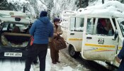 Snowfall in Himachal: पहाड़ों पर भारी बर्फबारी, शिमला-चंबा सहित पूरे प्रदेश में 150 सड़कें बंद