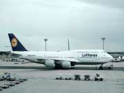 विमान में झगड़ पड़े पति-पत्नी; लड़ाई बढ़ी तो बैंकॉक जाने वाली फ्लाइट को दिल्ली डायवर्ट किया गया