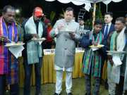 सुरंग से निकले मजदूरों को CM ने दिए 1-1 लाख रुपये, परिजनों संग मनाया ईगास पर्व