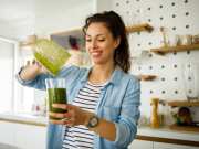 Papaya Leaf Juice: सर्दियों में आपसे दो फुट दूर चलेगी बीमारी, सुबह शाम सिर्फ आधा गिलास पी लें इस पत्ते का काढ़ा 