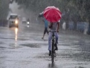Weather Update Today: दिल्ली में आज कैसा रहेगा मौसम, जानें कहां हैं बारिश के आसार