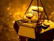 Gold Silver Price: आज गिरावट के साथ बाजार में कदम रखेगा सोना-चांदी, जानें 10 ग्राम गोल्ड की लेटेस्ट कीमत 