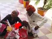 Rajasthan Lok Sabha Election Elderly couple reached to vote with Prasad for Modi victory