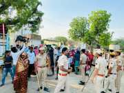 Sawai Madhopur: विवाद के बाद लाडोता में दलित दूल्हे की पुलिस सुरक्षा में निकली बिदौरी, गुर्जर समुदाय डीजे बंद करवाने पर  की थी मारपीट