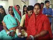Ambedkar nagar News:: शादी समारोह में खाना खाने से बिगड़ी हालत, फूड प्वाइजनिंग से 70 से ज्यादा लोग पहुंचे अस्पताल