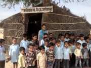 Jaisalmer News Government school is running in a hut in Ganeshpura village of Phalsund tehsil