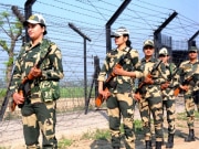 BSF महिला सैनिकों के लिए ड्रेस कोड में बदलाव: भारी मेकअप, लंबी बालियां और खुले बालों पर रोक!