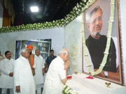Sushil Modi: सुशील मोदी की याद में श्रद्धांजलि सभा का आयोजन, राज्यपाल व मुख्यमंत्री ने दी श्रद्धांजलि