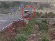 dausa news CCTV video of bus accident on Delhi Mumbai Expressway