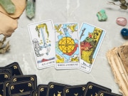 Tarot Rashifal: इस राशि की चमकेगी किस्मत, व्यापार और कार्यक्षेत्र में मिलेगा फायदा 