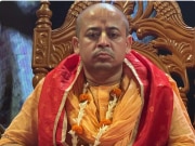 बांग्लादेश में ISKCON के पुजारी चिन्मय कृष्ण प्रभु गिरफ्तार, हिंदुओं पर हमले के खिलाफ उठाई थी आवाज 