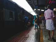ये हैं भारत के 10 सबसे बड़े रेलवे स्टेशन, एक पर तो 23 प्लेटफॉर्म