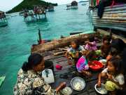 पानी पर रहती है ये जनजाति, देर तक सांस रोकने की कला...नाम पड़ा- &#039;Sea Gypsies&#039;