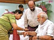 30 सालों से पाकिस्तान में जन्मीं ये महिला भेज रही भारत के प्रधानमंत्री मोदी को राखी, आखिर इस रिश्ते की शुरुआत कब और कैसे हुई?