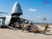 इंडियन आर्मी को मिला नया आकाशीय हथियार! विशाल Antonov An-124 से पहुंचे घातक Apache, लद्दाख में बढ़ेगी मारक शक्ति इंडियन आर्मी को मिला नया आकाशीय हथियार! विशाल Antonov An-124 से पहुंचे घातक Apache, लद्दाख में बढ़ेगी मारक शक्ति