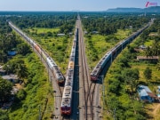 भारत का वो इकलौता स्टेशन, जहां चारों दिशाओं से गुजरती हैं ट्रेनें; कहलाता डायमंड क्रॉसिंग भारत का वो इकलौता स्टेशन, जहां चारों दिशाओं से गुजरती हैं ट्रेनें; कहलाता डायमंड क्रॉसिंग