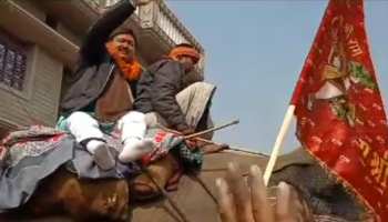बिहार सरकार के मंत्री खुर्शीद आलम ने लगाए 'जय श्रीराम' के नारे, समर्थन में उतरी बीजेपी बिहार सरकार के मंत्री खुर्शीद आलम ने लगाए 'जय श्रीराम' के नारे, समर्थन में उतरी बीजेपी