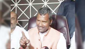रमापति शास्त्री बोले, साधु-संतों को ही नहीं, हर पात्र निराश्रित को मिलेगी पेंशन रमापति शास्त्री बोले, साधु-संतों को ही नहीं, हर पात्र निराश्रित को मिलेगी पेंशन