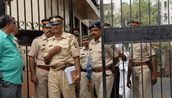 'चाइल्ड फ्रेंडली पुलिस' अभियान के तहत बच्चों को दी जा रही अपराध से दूर रहने की नसीहत 'चाइल्ड फ्रेंडली पुलिस' अभियान के तहत बच्चों को दी जा रही अपराध से दूर रहने की नसीहत