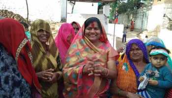 VIDEO: कार्यक्रम में मुख्य अतिथि बनकर पहुंची थीं मंत्री इमरती देवी, CM का संदेश पढ़ने में हालत हुई खराब VIDEO: कार्यक्रम में मुख्य अतिथि बनकर पहुंची थीं मंत्री इमरती देवी, CM का संदेश पढ़ने में हालत हुई खराब
