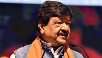 प्रियंका गांधी पर विजयवर्गीय का कमेंट- 'चॉकलेटी चेहरों' के बूते चुनाव लड़ेगी कांग्रेस? प्रियंका गांधी पर विजयवर्गीय का कमेंट- 'चॉकलेटी चेहरों' के बूते चुनाव लड़ेगी कांग्रेस?