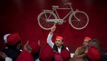 PM मोदी के 'महामिलावट' के बयान पर बोले अखिलेश, 'इसमें कौन कहां मिट जाएगा, पता नहीं' PM मोदी के 'महामिलावट' के बयान पर बोले अखिलेश, 'इसमें कौन कहां मिट जाएगा, पता नहीं'